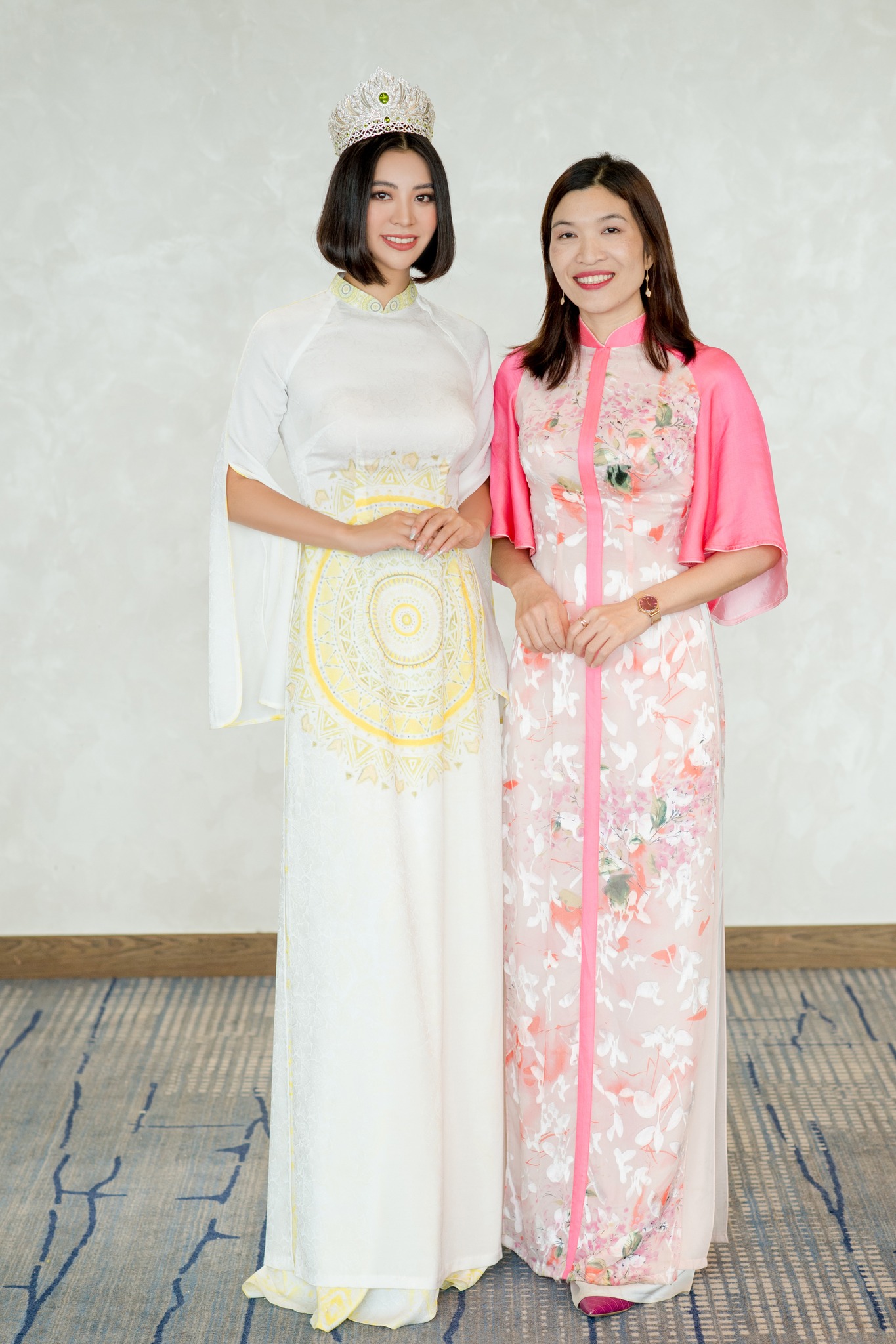 Hoa hậu Du lịch Thế giới 2022 tôn vinh áo dài và áo cóm dân tộc Thái 16 319727979 855826582277943 7561466913097943006 n 7227